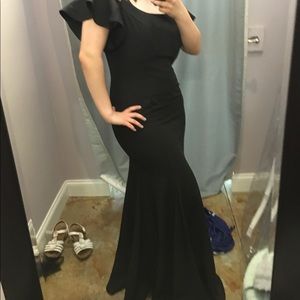 Black formal dress. Excellent condition.